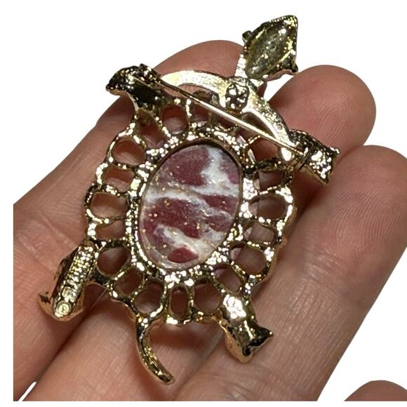 Gerry’s Turtle Brooch Lucite Gold Tone Oval Cabochon Vintage Tortoise Belly Pin - Picture 7 of 11